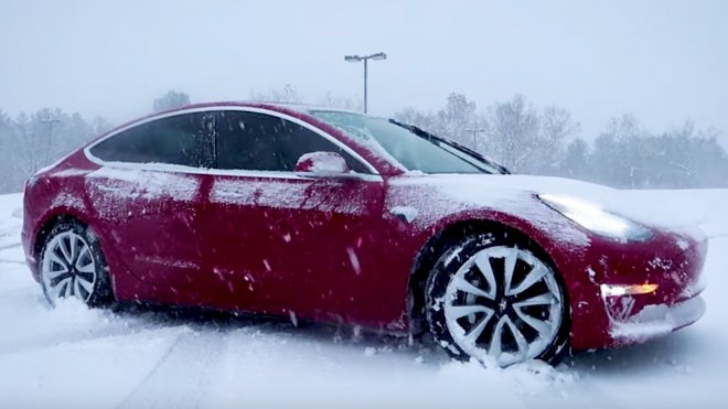 tesla 3 zimoj